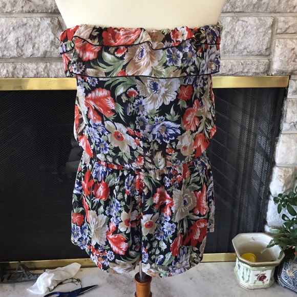 Black Floral sleeveless ruffle romper - Picture 3 of 5